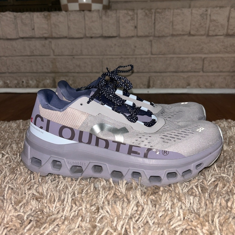 Women's Size 11/Mens Size 9 OnCloud Gray Running Shoes